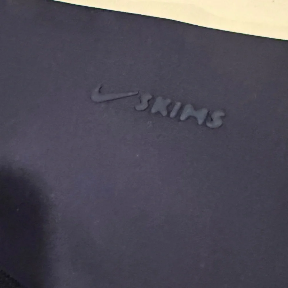 🔥Nike x SKIMS 7/8 Leggings Obsidian XL NWT 29” Inseam 🔥